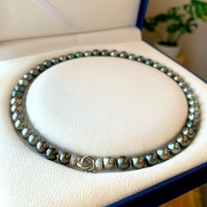New In Box. Tahitian Pearl Necklace with silver. 18”, 8mm-10mm.
